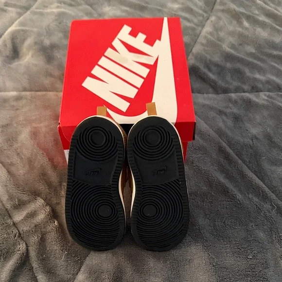 Nike Kids Sneakers - Gold and Tan - Picture 2 of 5